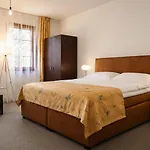 Smolenska 公寓式酒店