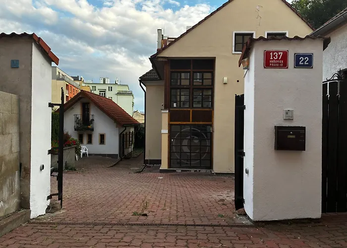 Smolenska * Prag